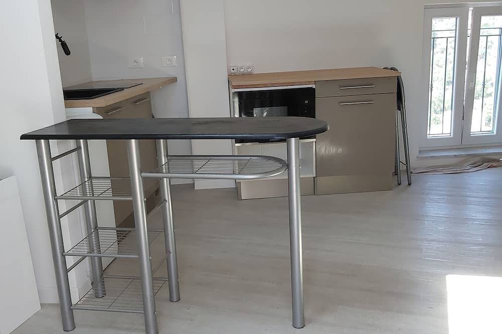 Village house for 4 to 6 people on 2 floors in Bonson, Nice region