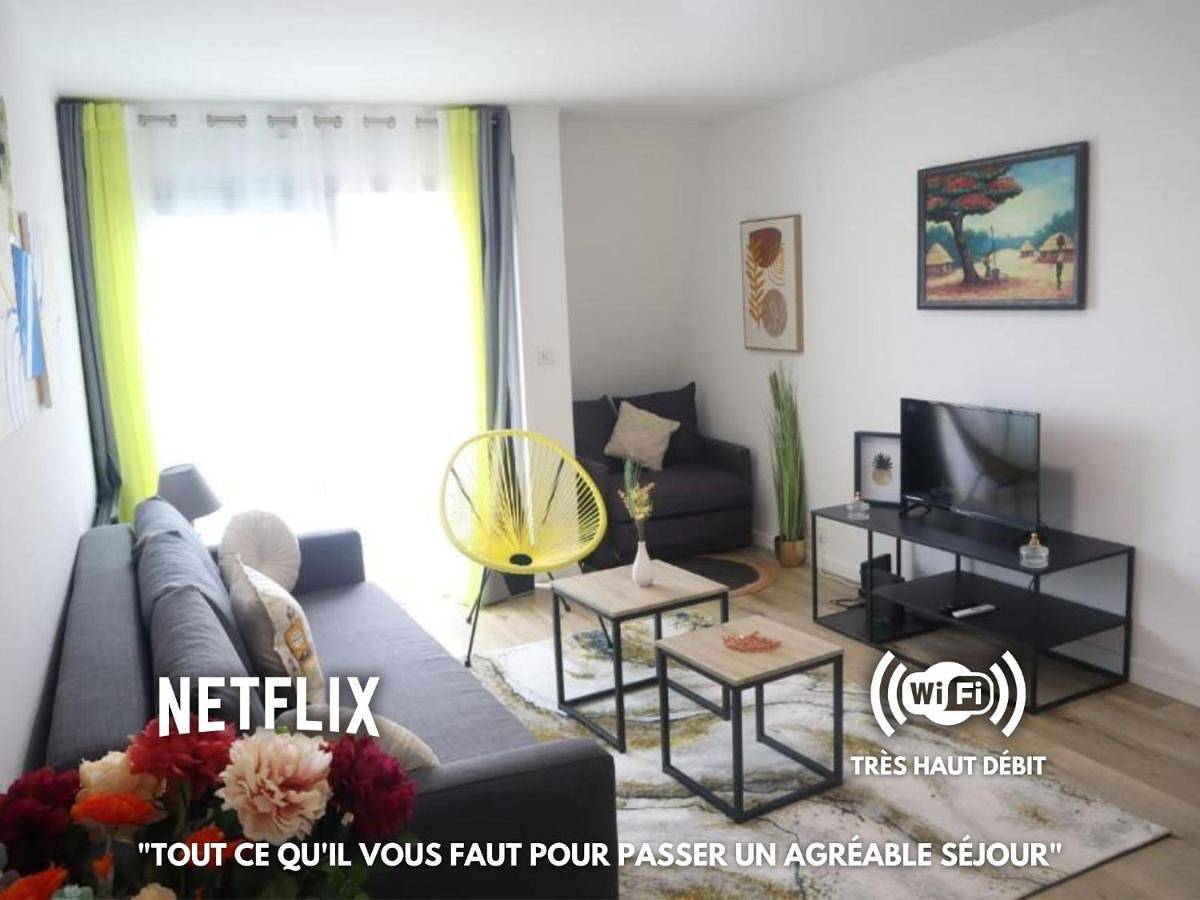 Appartement entier, Studio Apartment in Mantes-la-Jolie, Yvelines