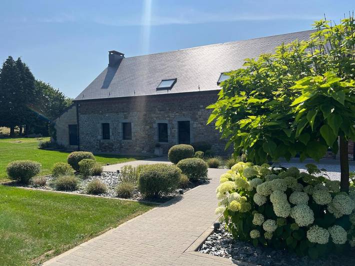 Location de vacances pour 12 personnes, avec jacuzzi et jardin à Momignies - 2