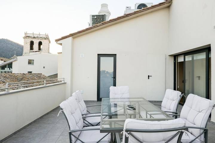 Gîte pour 8 personnes, avec terrasse à Besalú - 4