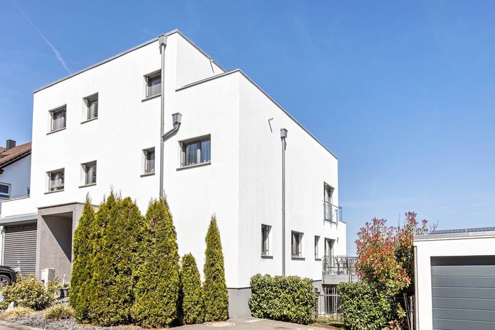 Ferienwohnung für 5 Personen, mit Balkon und Garten sowie Seeblick in Stockach