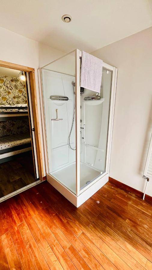 Appartement entier, One-Bedroom Apartment in Thourotte, Oise