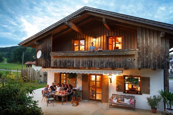 Ferienwohnung für 7 Personen, mit Balkon und Balkon/Terrasse sowie Garten und Sauna in Schorndorf