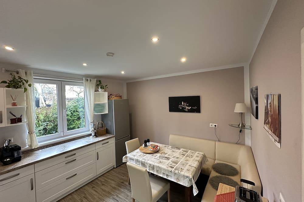 Ganze Wohnung, Helle, moderne, große Ferienwohnung in Südhanglage im Heilklimatischen Kurort in Friedrichroda, Rennsteig