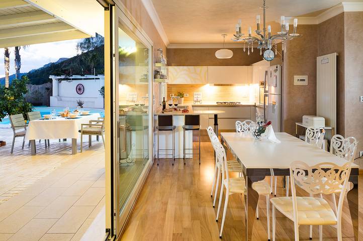 Location de vacances pour 8 personnes, avec terrasse et jardin à Letojanni - 3