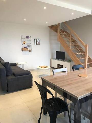 Gîte pour 6 personnes, avec terrasse ainsi que vue et jardin à Saint-Quentin-sur-le-Homme