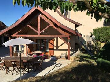 Gîte pour 6 personnes, avec terrasse et jardin dans Porcieu-Amblagnieu