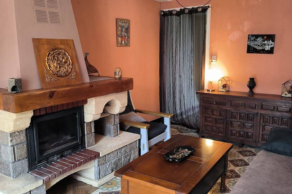 Grande Maison de Village Renovée Ideale Pour Randonnées in Villelongue-dels-Monts, Céret en omgeving