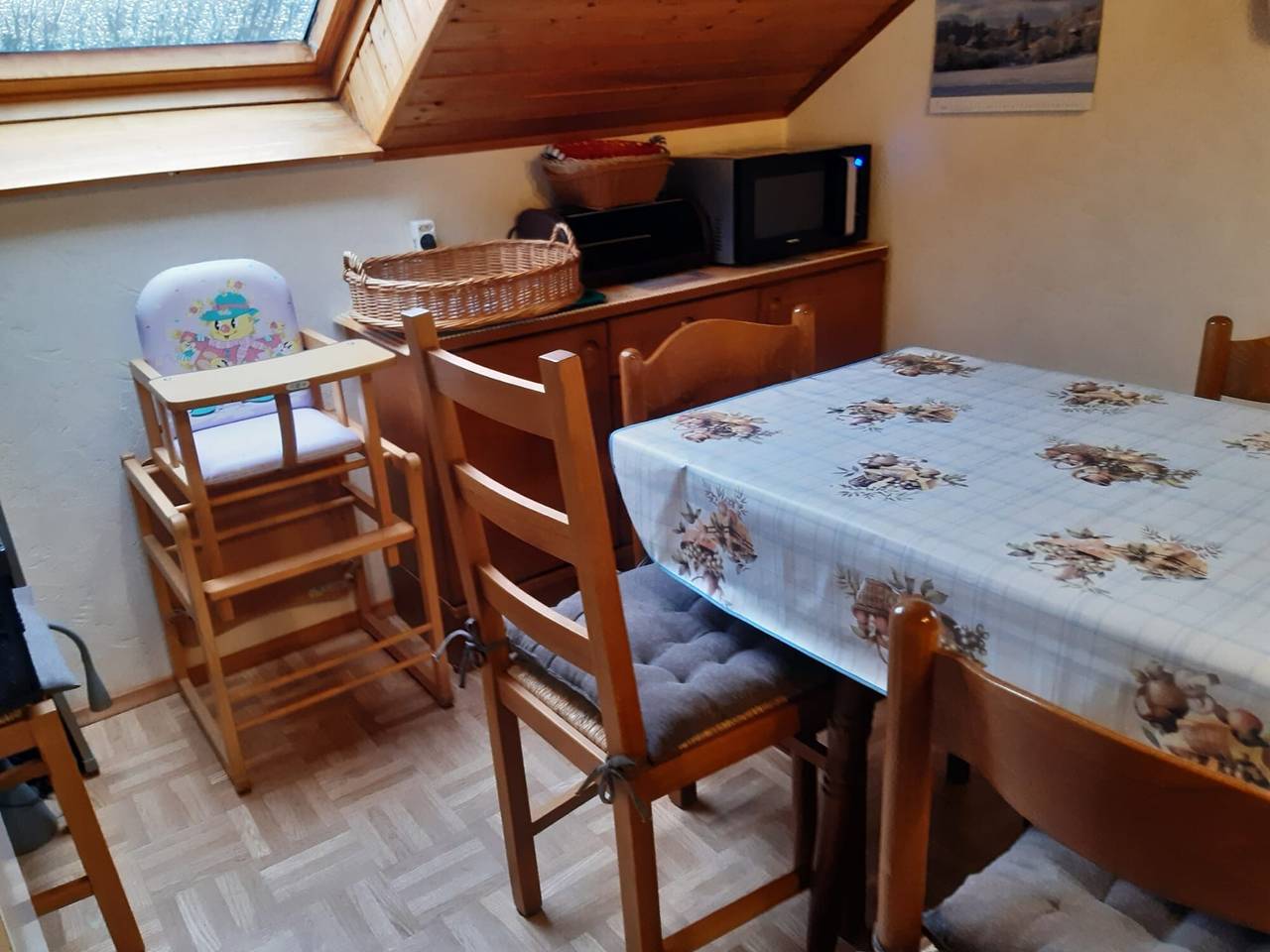 Ganze Wohnung, Ferienwohnung "Breuer" mit Bergblick, privater Terrasse und Wlan in Ahrtal