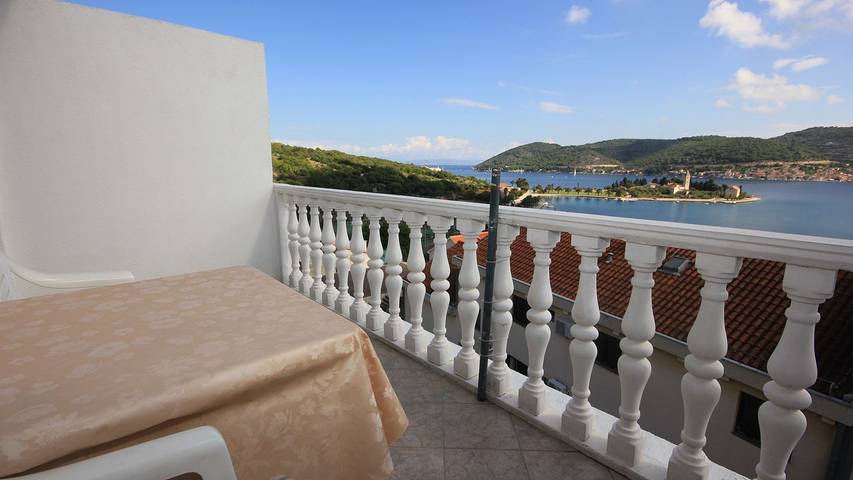 Location de vacances pour 2 personnes, avec vue et terrasse dans Vis