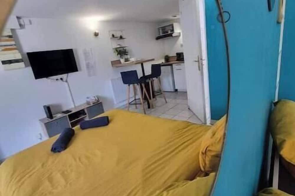Entire apartment, Cozy Studio - Historic Center - Sleeps 2 in Bourges, Bourges region