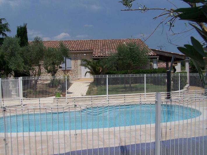 Location de vacances pour 6 personnes, avec terrasse et piscine à Baron - 3