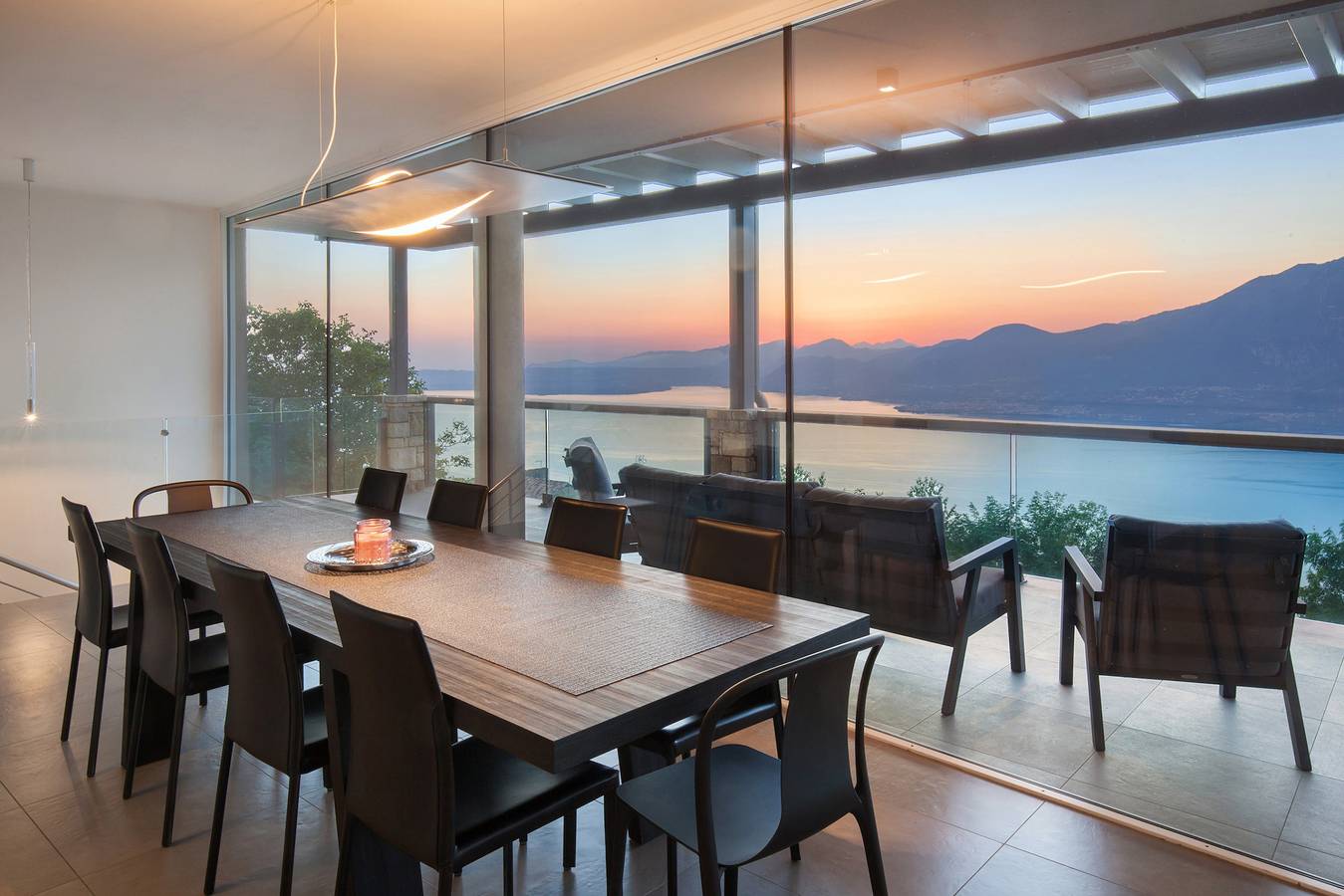 Villa Gemmma with Private Pool in San Zeno di Montagna, Gardasee-Berge