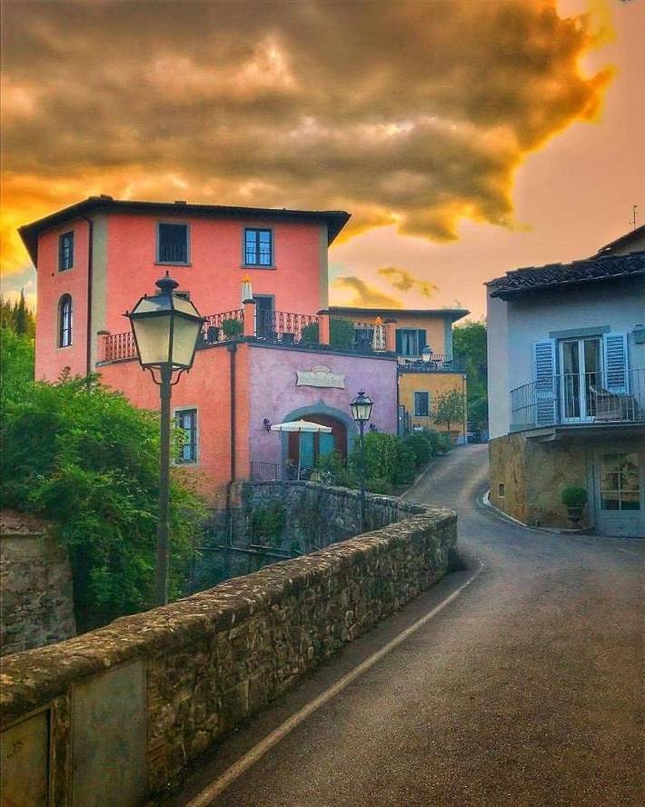 Location de vacances pour 7 personnes, avec piscine ainsi que vue et jardin à Greve In Chianti - 2