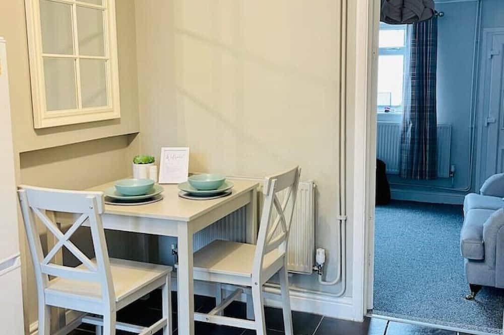 Beautiful, renovated 1 Bedroom Cottage, with private yard. Great location. in Oadby and Wigston, Heart of England