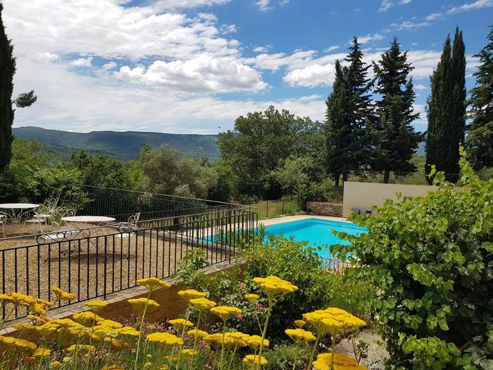 Gîte pour 2 personnes, avec jardin et piscine ainsi que terrasse et vue à Viens - 3