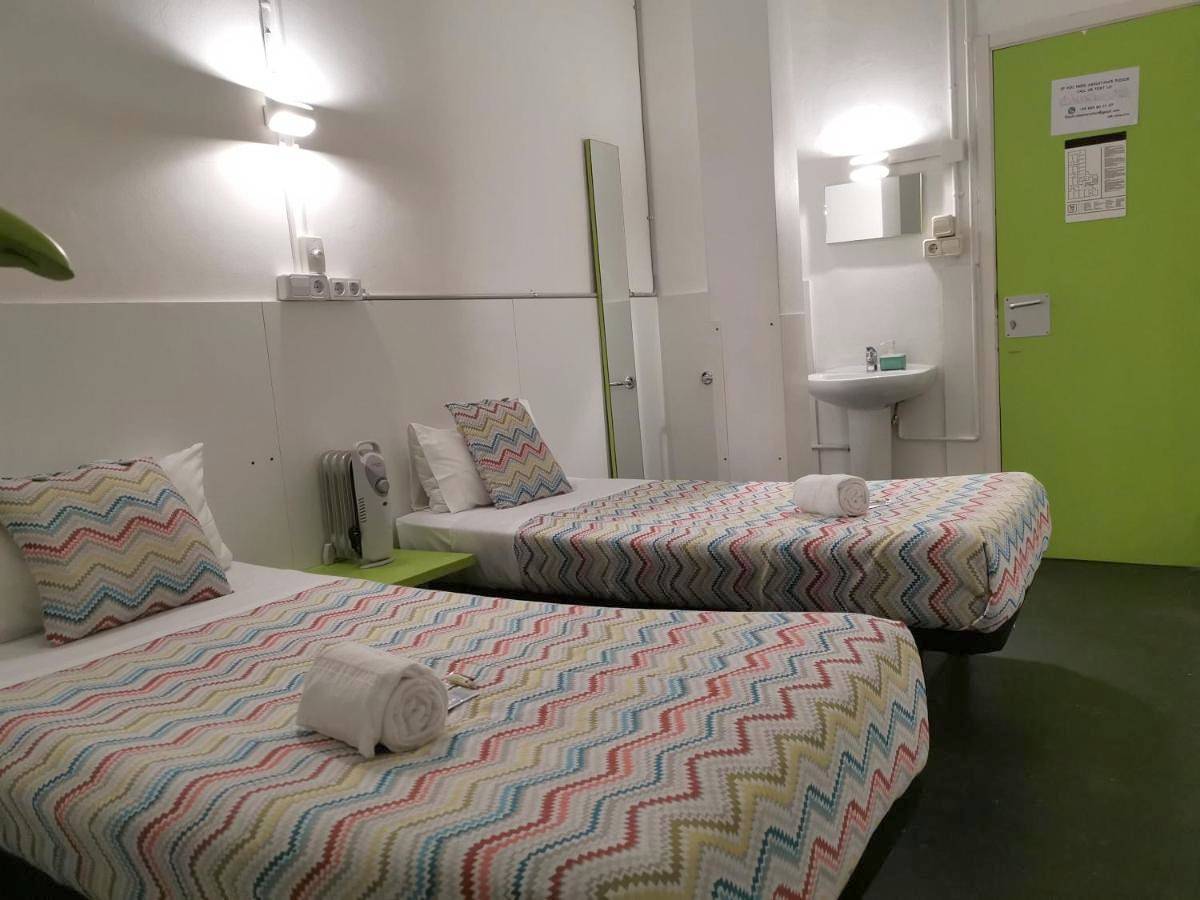 Central and Basic Universitat for Young Hostel in Barcelona Centre, Βαρκελώνη