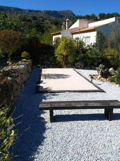 Casa rural para 6 personas, con jardín y vistas además de terraza y piscina en Alcaucín - 4