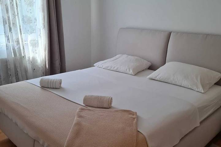 Appartement entier, Villa de luxe avec piscine privée chauffée et vue mer 3 in Marina, Split-Dalmatie
