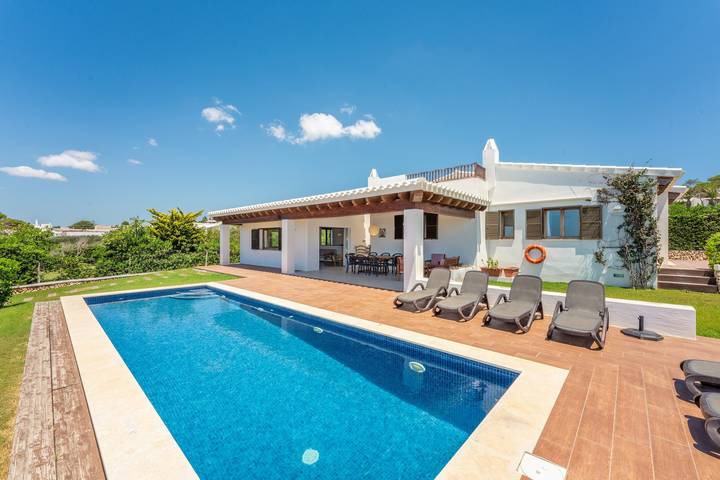 Location de vacances pour 8 personnes, avec jardin à Sant Lluís - 2
