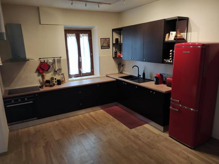 Casa vacanza per 4 persone, con panorama e piscina a Foligno