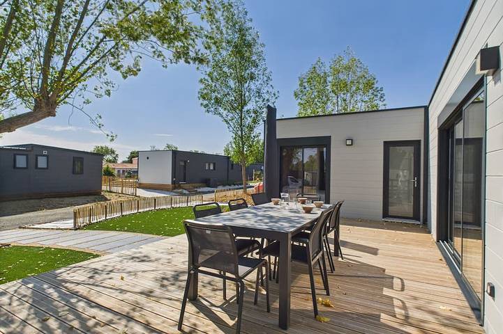 Ferienhaus für 6 Personen, mit Terrasse und Pool sowie Garten