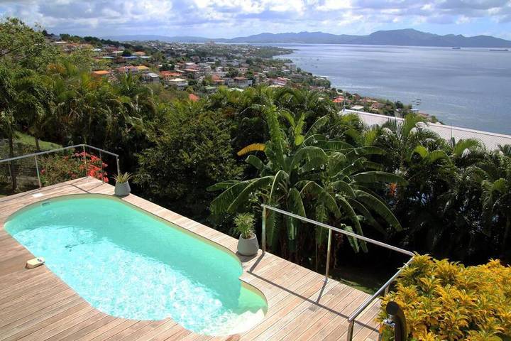 Location de vacances pour 8 personnes, avec piscine ainsi que jardin et vue à Schœlcher - 3