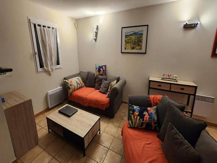 Location de vacances pour 6 personnes, avec terrasse ainsi que jardin et piscine, animaux acceptés à Saint-Marcellin-lès-Vaison - 3