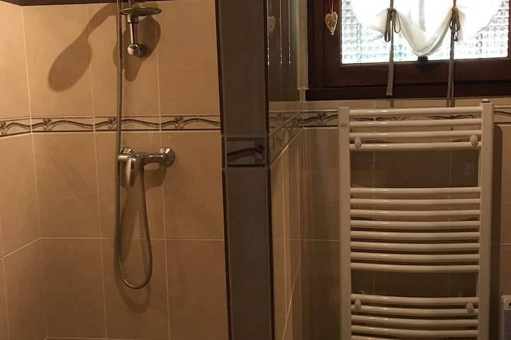 Location de vacances pour 6 personnes, avec jardin et terrasse, animaux acceptés à Saint-Laurent-des-Arbres - 4