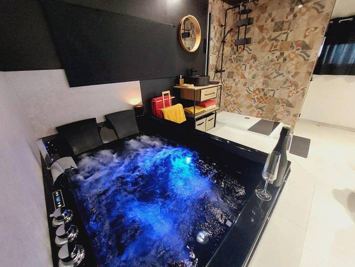 Location de vacances pour 2 personnes, avec jacuzzi à Marchin - 2