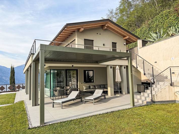 Chalet für 5 Personen, mit Balkon und Terrasse sowie Garten am Gardasee