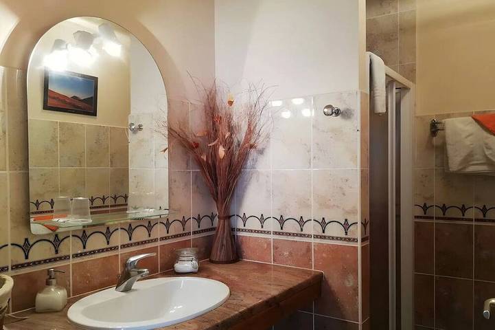Location de vacances pour 2 personnes, avec piscine et jardin à Nauviale - 4