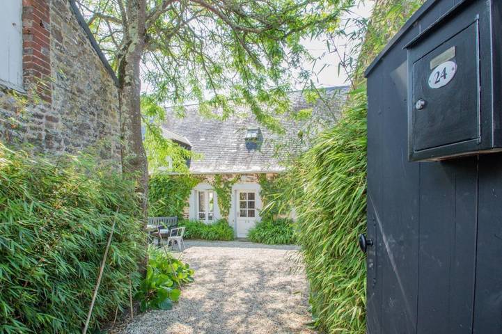 Location de vacances pour 8 personnes, avec jardin et vue à Regnéville-sur-Mer - 2