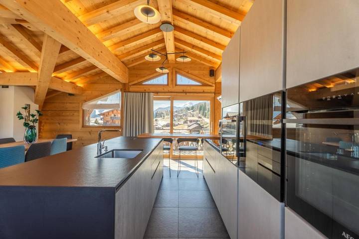 Chambre d’hôte pour 14 personnes, avec terrasse ainsi que sauna et jacuzzi à Les Gets