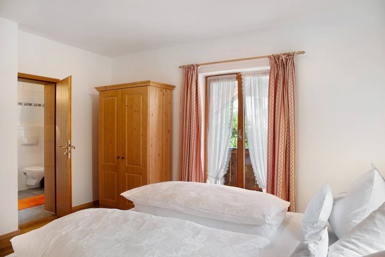 Appartement 'Ferienwohnung Zugspitze' met Uitzicht op de Bergen, Balkon en Wi-Fi, foto 8