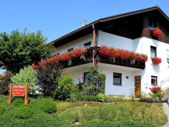 Ferienhaus für 2 Personen, mit Terrasse und Garten in Stiefenhofen
