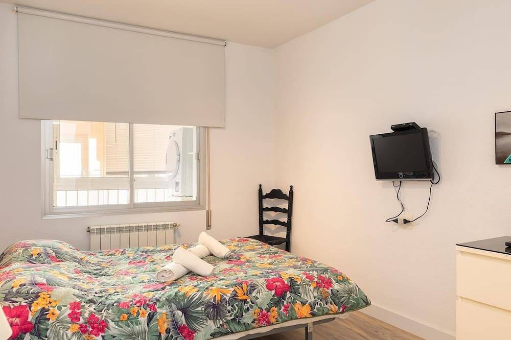 Appartement entier, Appartement avec terrasse 8min pied plage S'Agaró in Platja d'Aro, Costa Brava