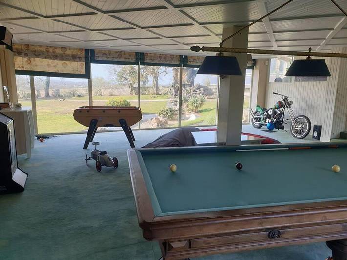 Location de vacances pour 10 personnes, avec piscine ainsi que terrasse et jardin à Saint-Planchers - 3