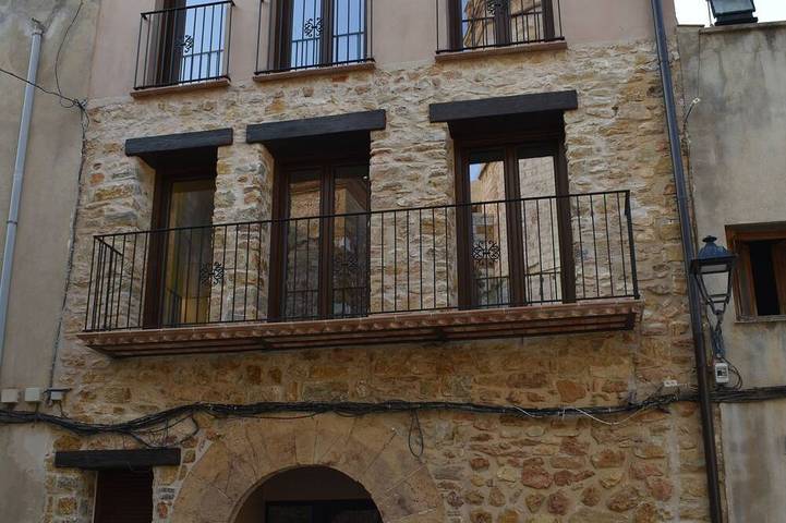 Gîte pour 6 personnes, avec balcon et jacuzzi à Traiguera