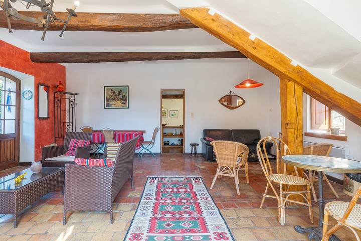 Conciergerie Chateau D'Allemagne avec terrasse privée, jardin partagé et Wi-Fi in Allemagne-en-Provence, Alpes-de-Haute-Provence