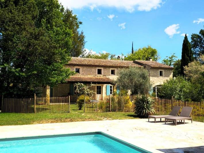 Chambre d’hôte pour 2 personnes, avec Terrasse et Jardin ainsi que Piscine et Vue à Eygalières