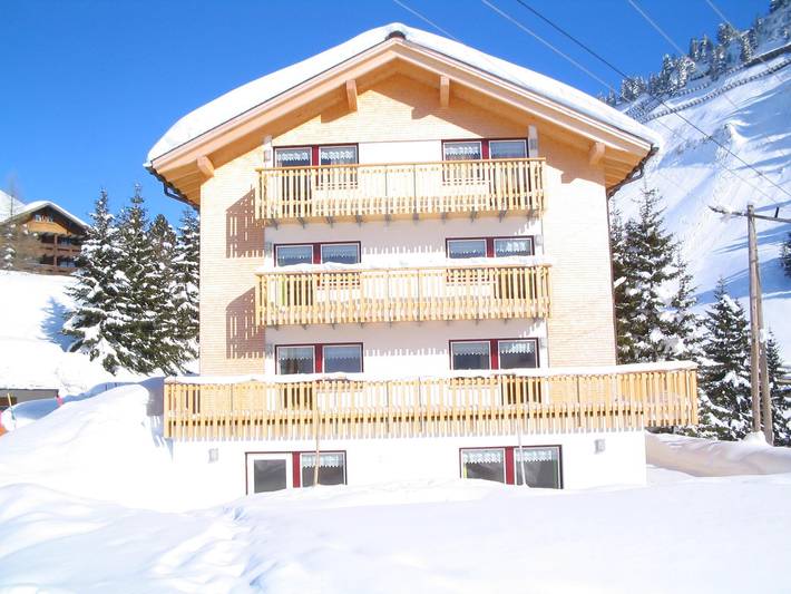 Ferienwohnung für 4 Personen, mit Balkon und Terrasse sowie Garten und Ausblick im Bregenzerwald