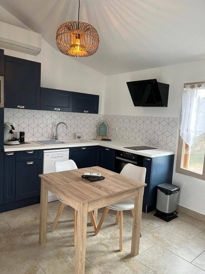 Maison d’hôte pour 2 personnes, avec jardin et piscine à Saintes-Maries-de-la-Mer - 2