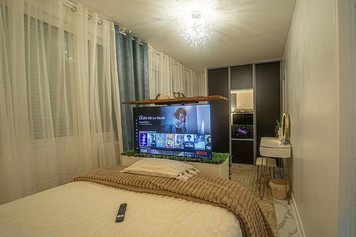 Gîte pour 2 personnes, avec jacuzzi, animaux acceptés à La Celle-Saint-Cloud - 4