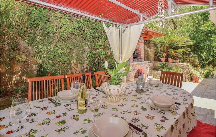 Appartement de 190m2 avec piscine, jardin et internet - Camaiore 2km in Camaiore, Riviera Italienne