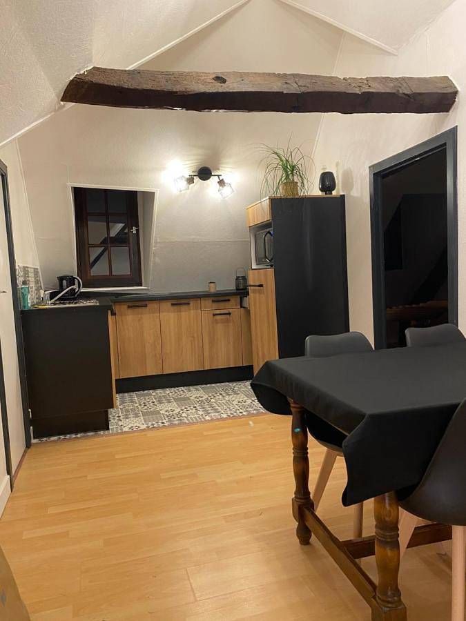 Appartement entier, One-Bedroom Apartment in Lesneven, Région de Brest