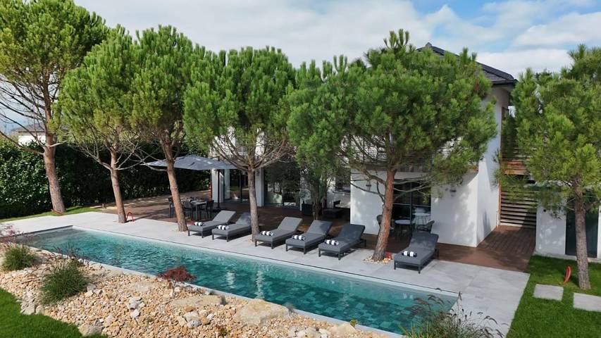Appartement de vacances pour 6 personnes, avec Terrasse ainsi que Jardin et Piscine