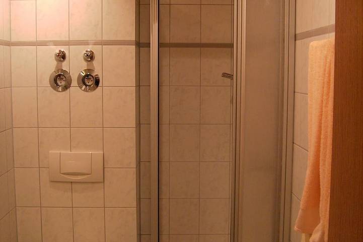 Appartement entier, Panoramic view over Titisee-Neustadt in 2-room top floor apartment with balcony in Neustadt (Titisee-Neustadt), Titisee-Neustadt
