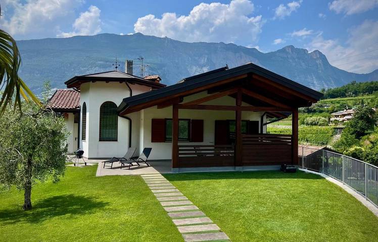 Ferienwohnung für 2 Personen, mit Ausblick und Garten