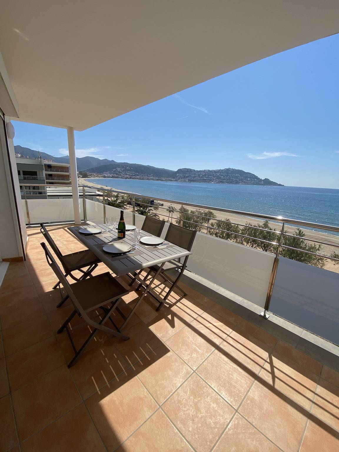 Appartement entier, Appartement de vacances pour 4 personnes avec terrasse in Santa Margarida, Roses